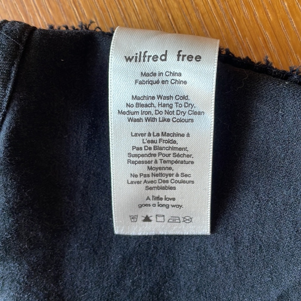Wilfred Free Lanigan Blouse in Black • Aritzia • Black denim bra top - Picture 5 of 6